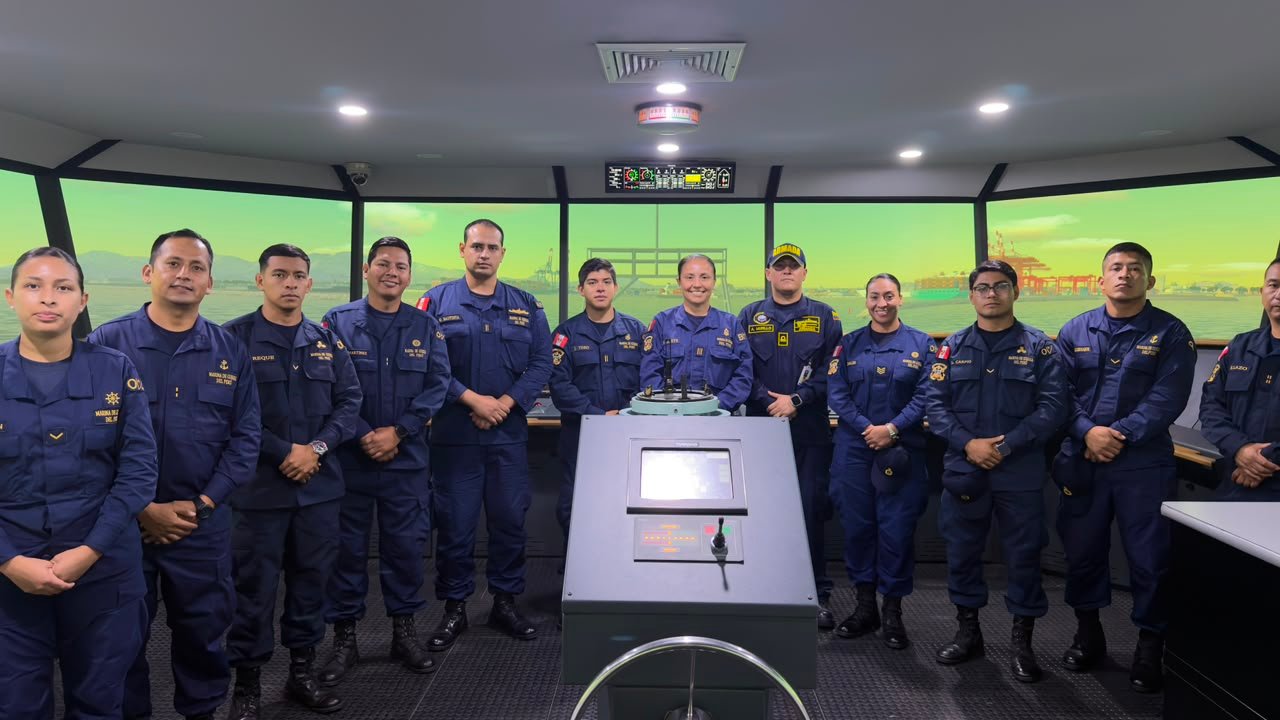 Perú capacita a sus tripulaciones en Colombia para operar los nuevos buques B.A.P. Chimbote y B.A.P. Talara 2 1452311 whatsapp image 2026 10 02 at 5 08 10 pm