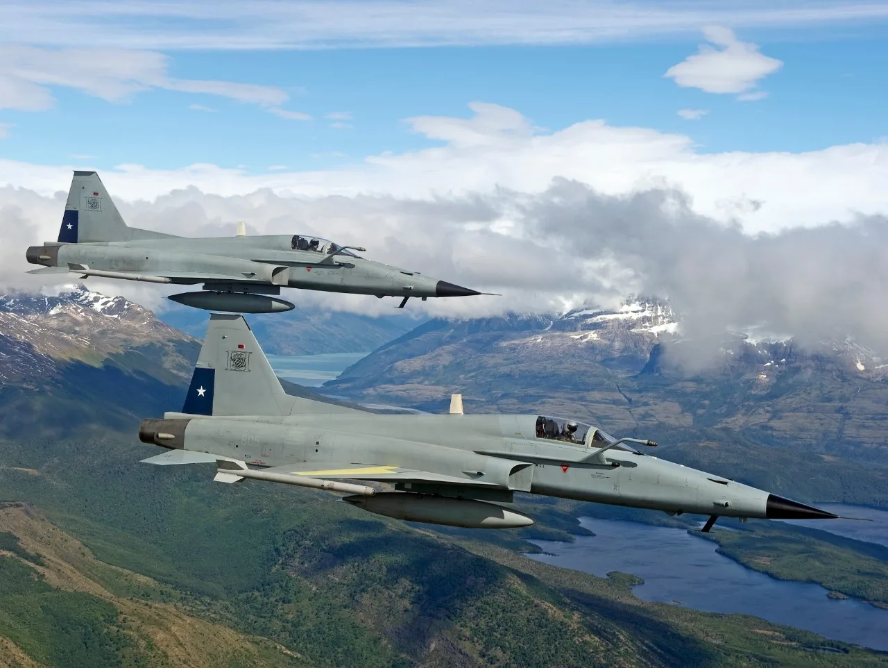 La quinta generación en los planes de la Fuerza Aérea de Chile: infraestructura, entrenamiento y planificación a largo plazo 3 EcufCn6XYAA7grl 1