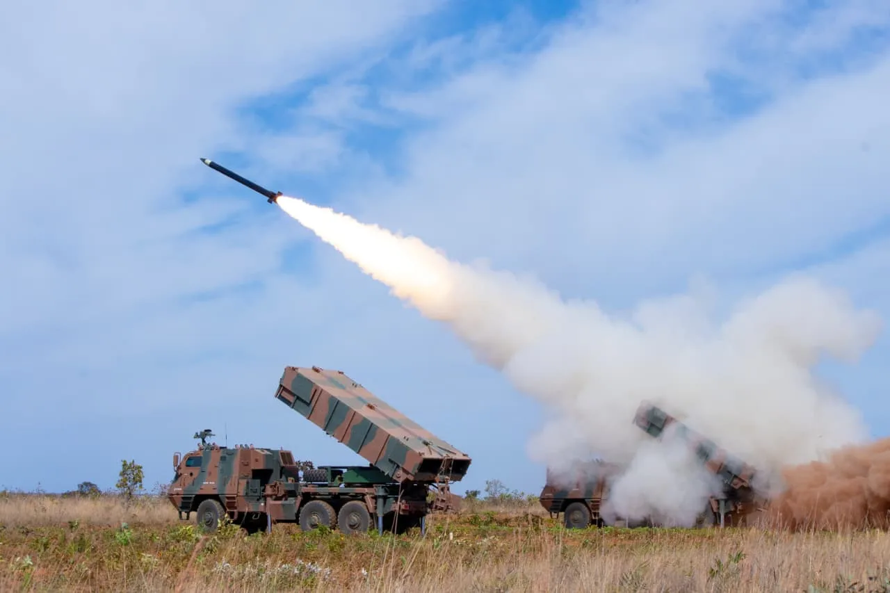 Brasil destraba la compra de los obuses ATMOS 2000: Elbit Systems y Avibras alían fuerzas para ensamblar las unidades en São Paulo 3 WhatsApp Image 2026 05 01 at 10.52.22 PM
